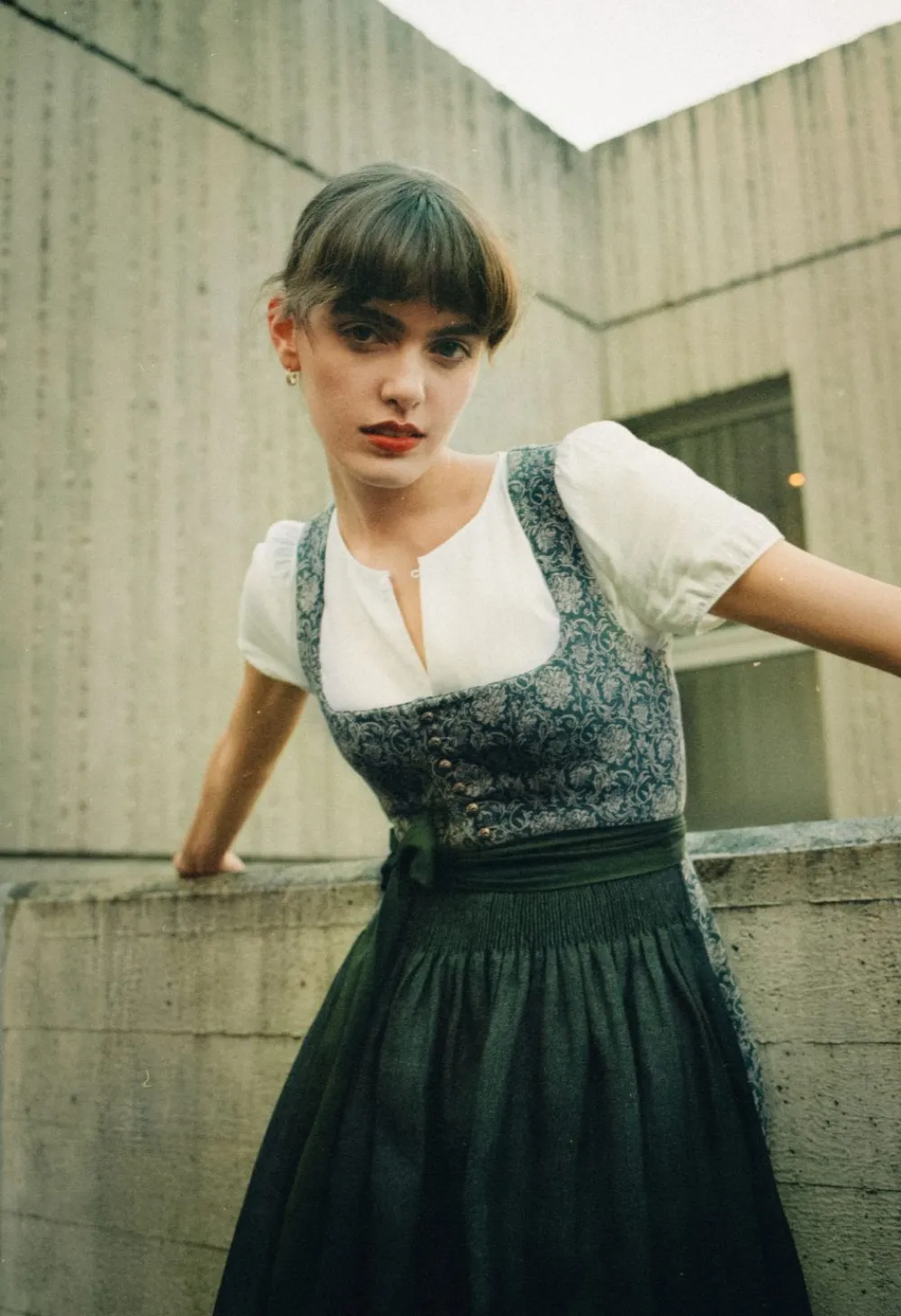 dirndl_monika_1-31.webp Dirndl^Gottseidank Dirndl Monika jeansblau